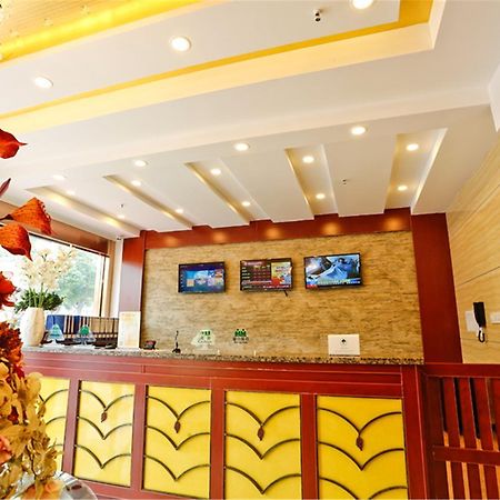 فندق Jiaozhouفي  فندق جرين تري إن كينجداو جياشو بص تيرمنال ستيشن هاير أفينو إكسبريس المظهر الخارجي الصورة